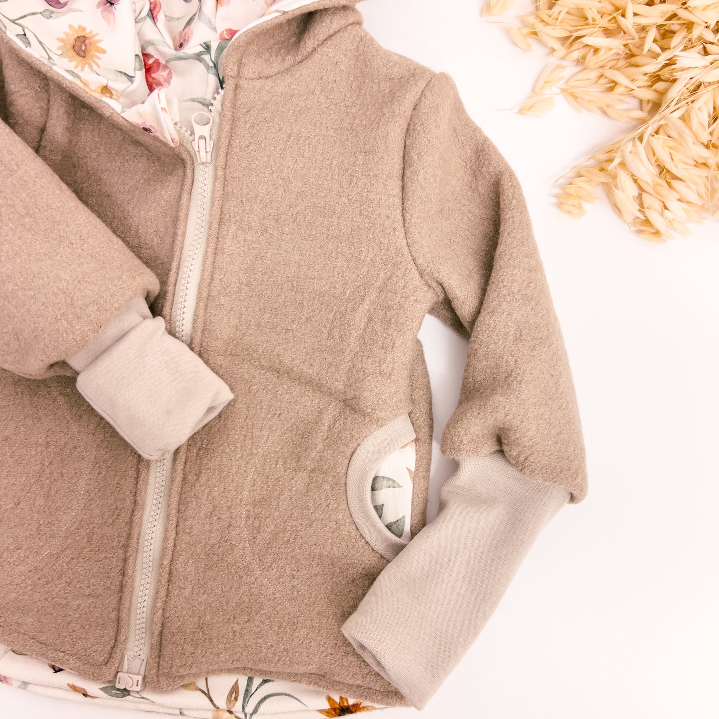 Walkjacke Beige mit Blumen