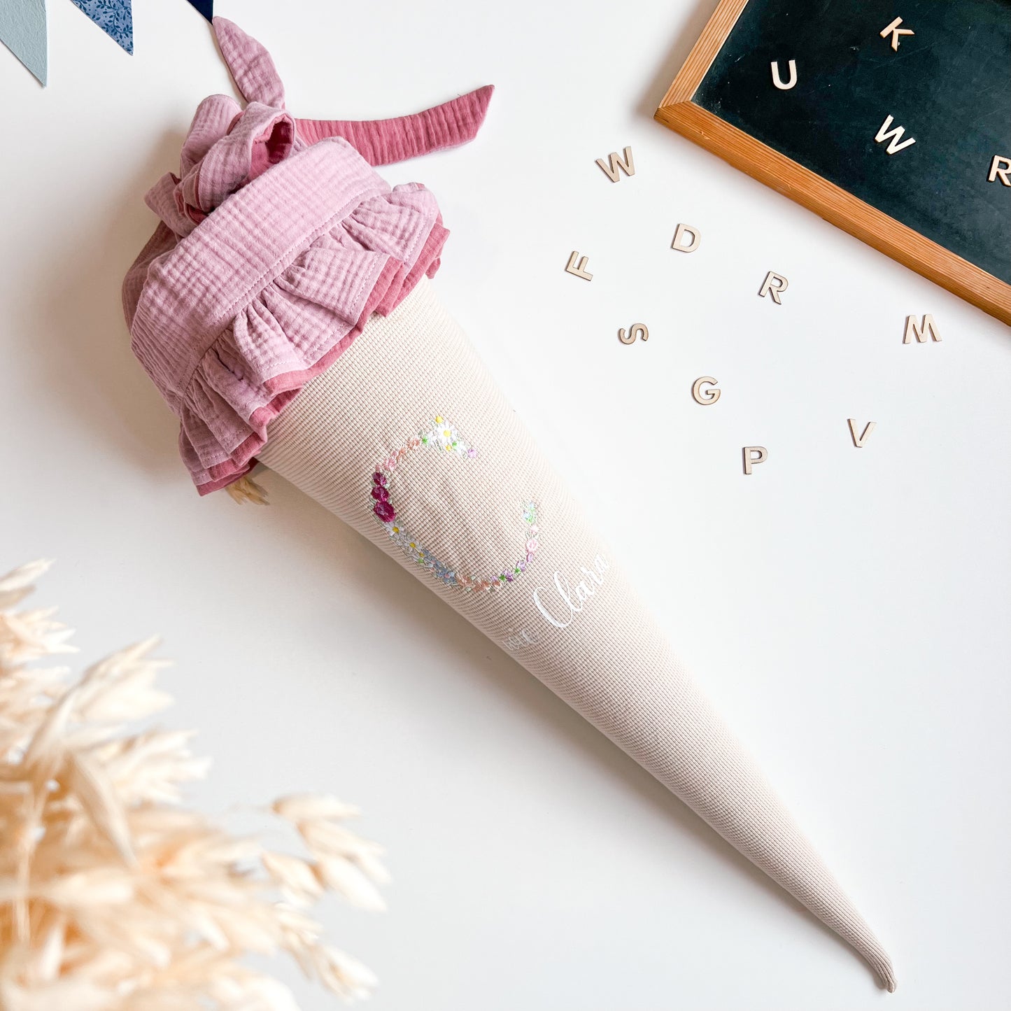 Schultüte personalisiert in Beige und Rosa