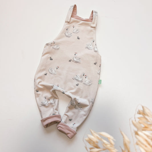 Wendbarer Baby-Latzhose aus Bio-Stoff - Schwan