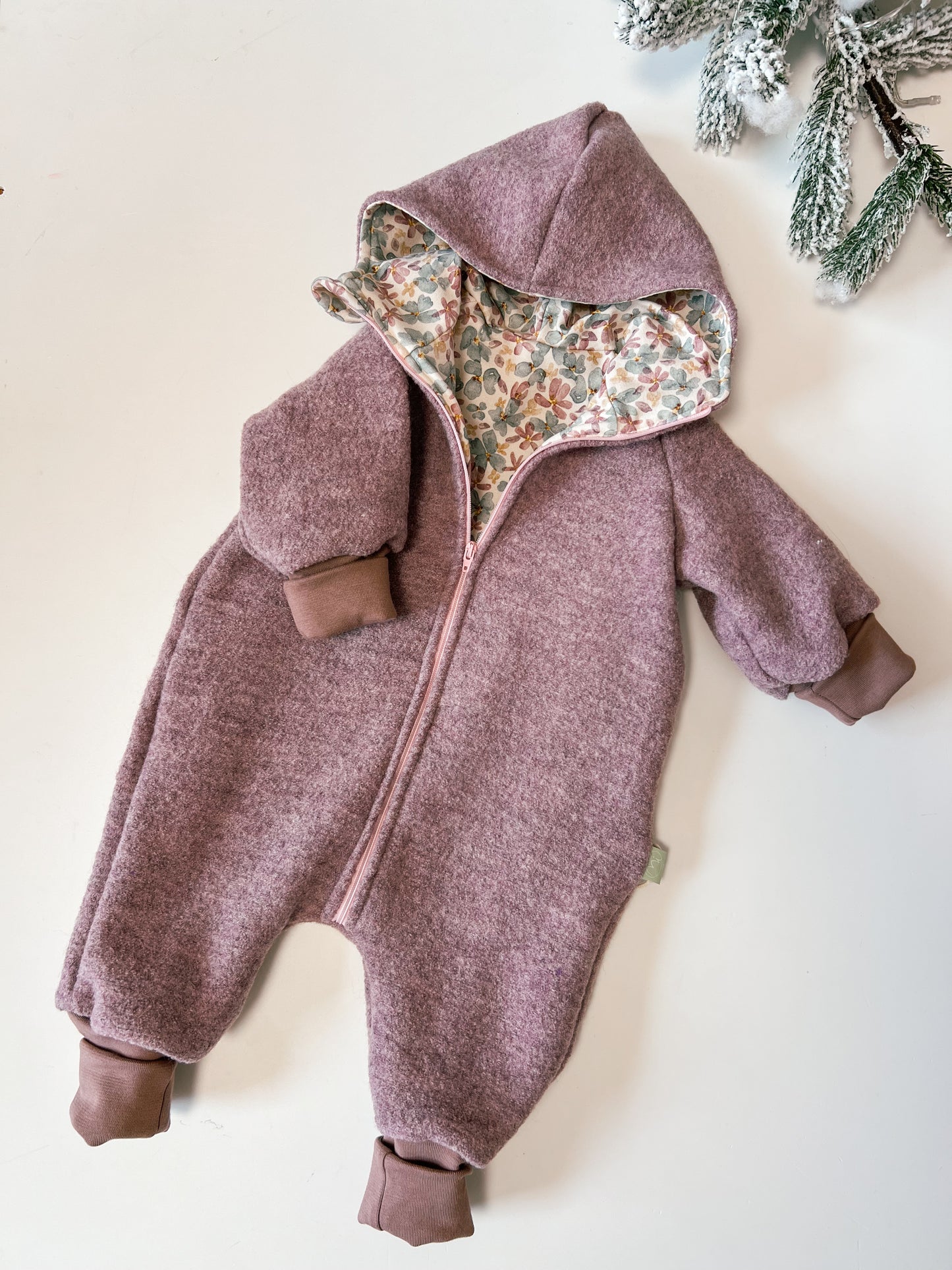 Walkoverall in Rosa Meliert mit Blumen Aqua