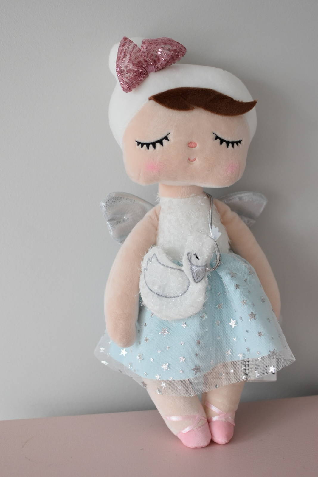 Personalisierter Metoo Engel mit einer Handtasche