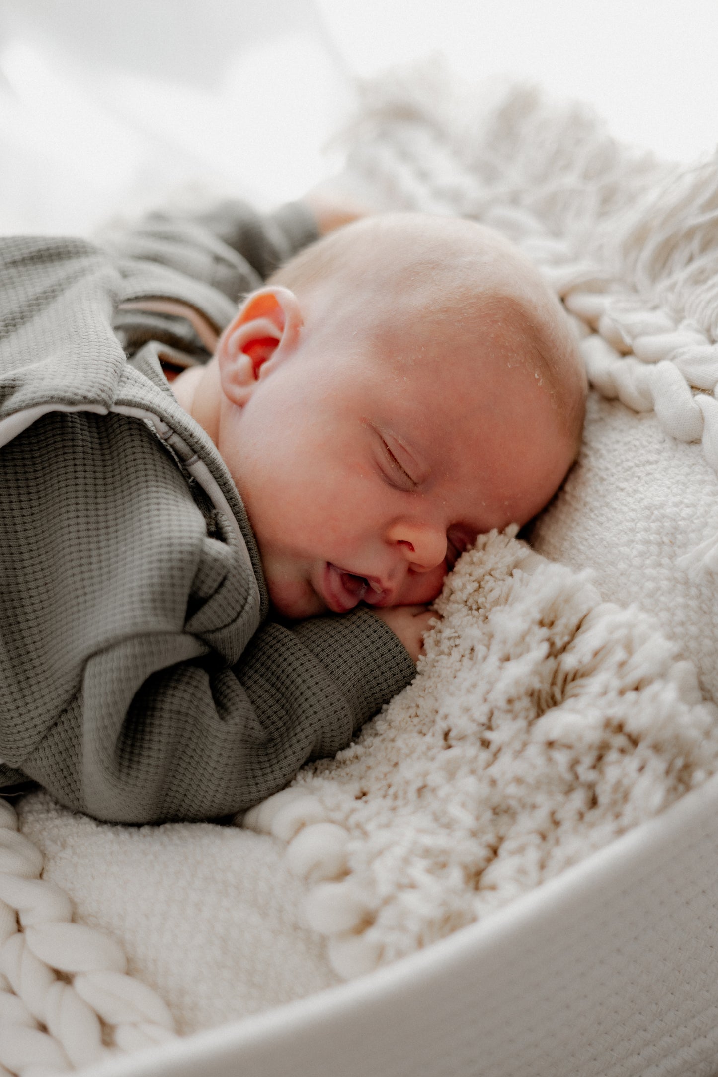 Wendbarer Baby-Latzhose aus Bio-Stoff - Autos