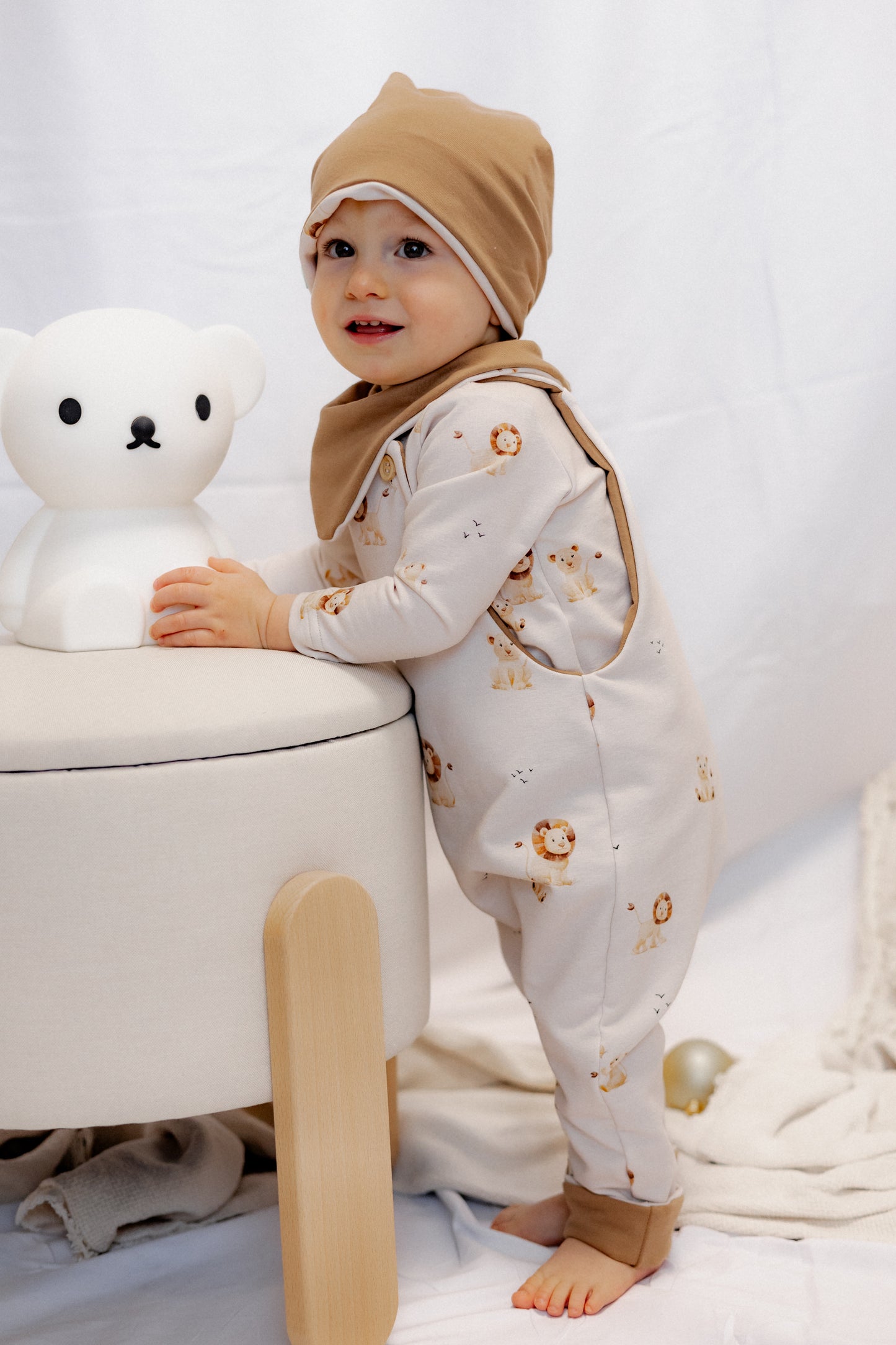 Wendbarer Baby-Latzhose - Löwen
