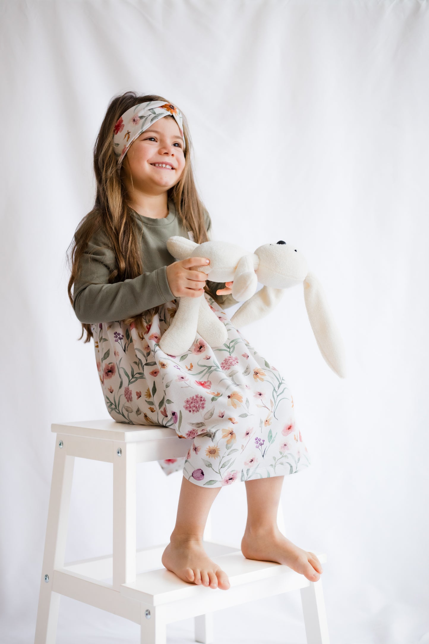 Set Kleid in Olivgrün, Blumen und Stirnband