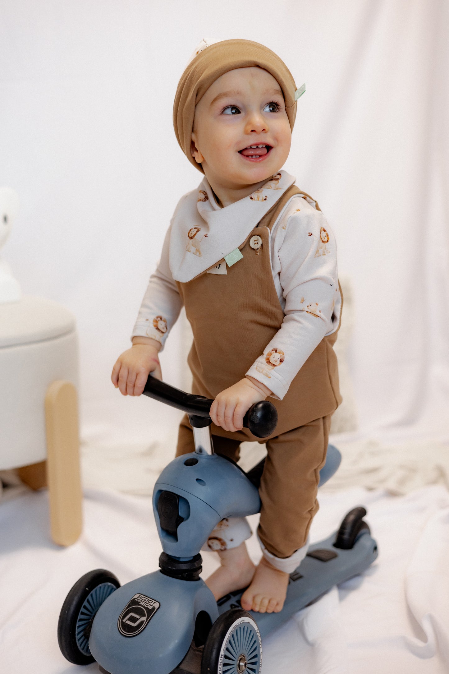 Wendbarer Baby-Latzhose - Löwen