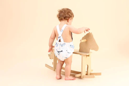 Nina Strampler in Taupe für Baby