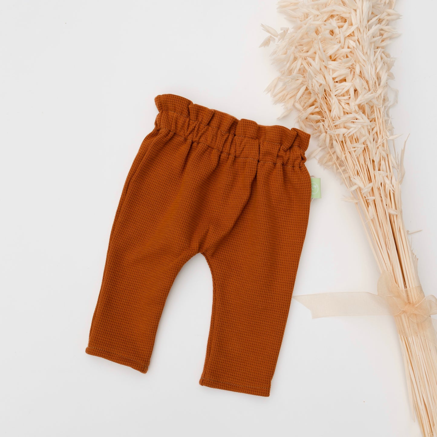 Paperbag-Hose für Baby in Cognac