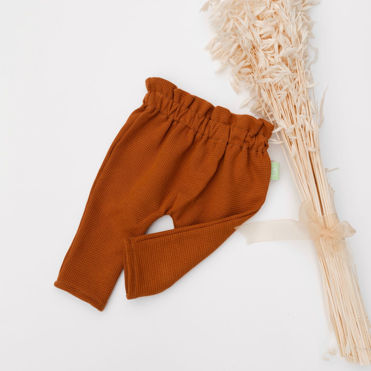 Paperbag-Hose für Baby in Cognac