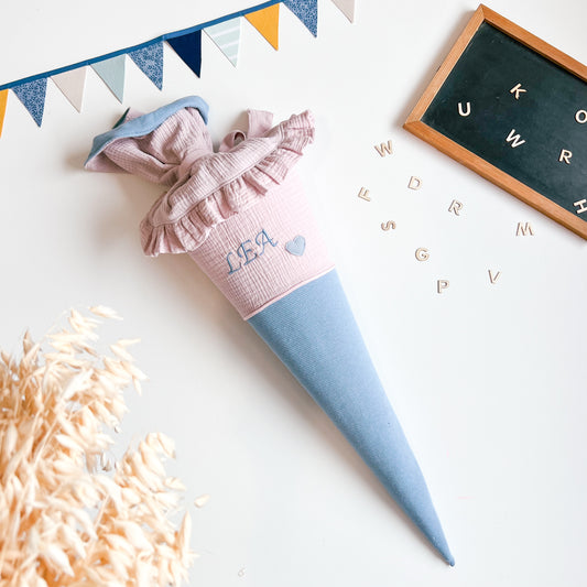 Schultüte personalisiert in blau und rosa