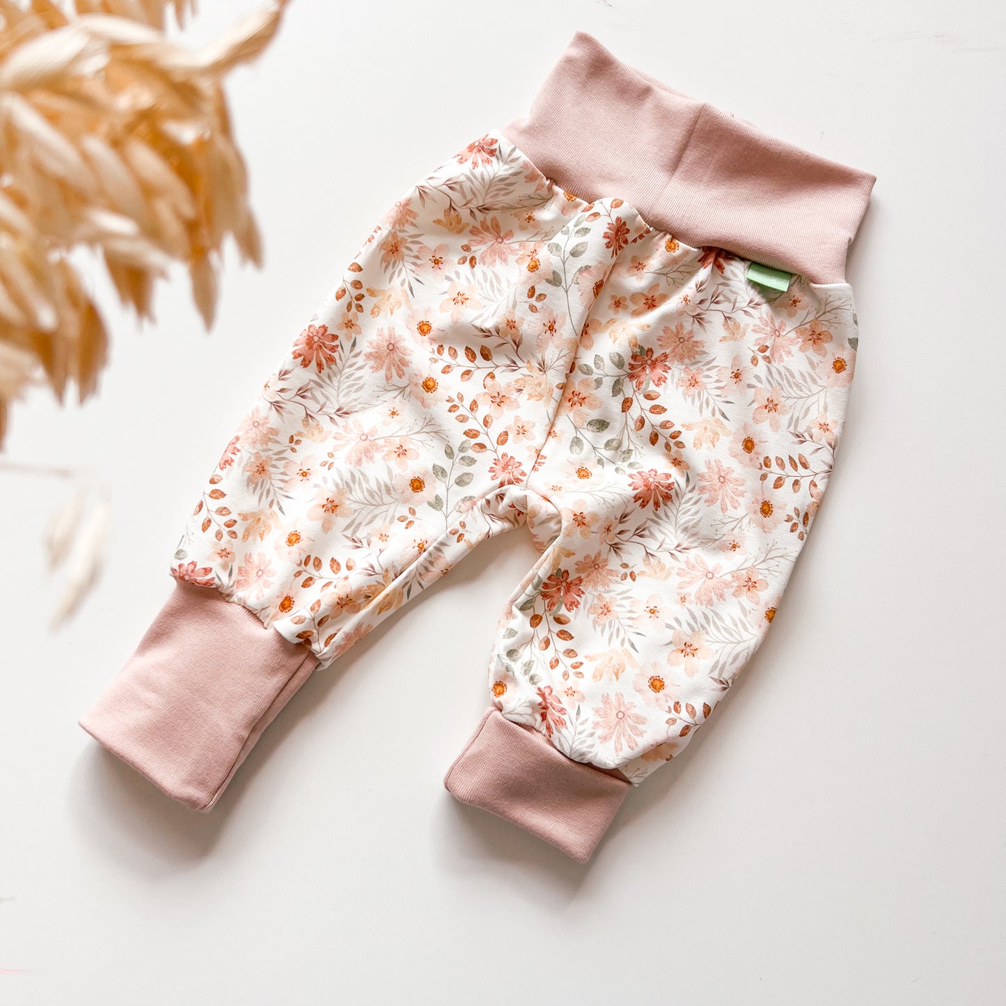 Mitwachshose, Pumphose mit Blumen