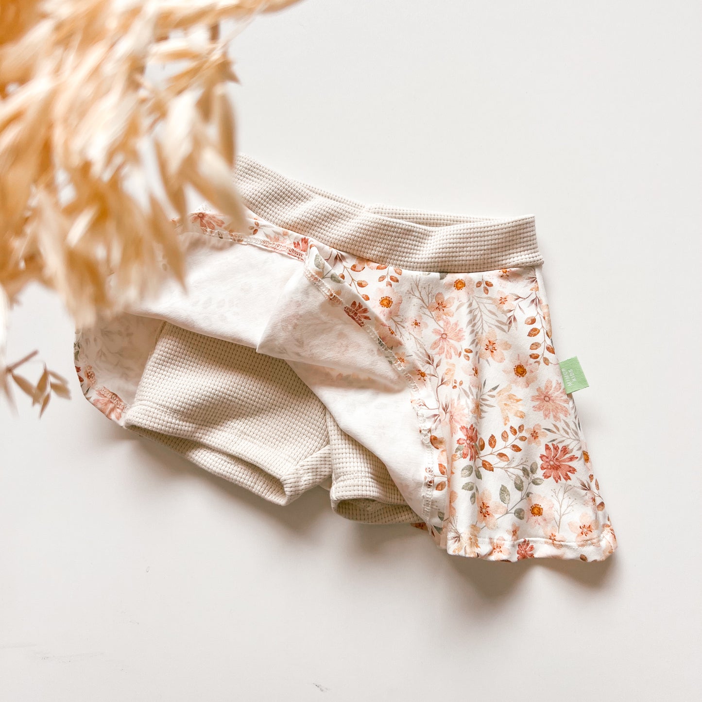 Herbst Set für Mädchen – Wendepulli & Hosenrock mit Blumen-Design