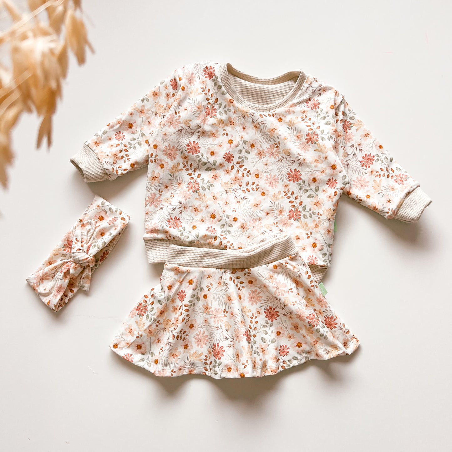 Herbst Set für Mädchen – Wendepulli & Hosenrock mit Blumen-Design