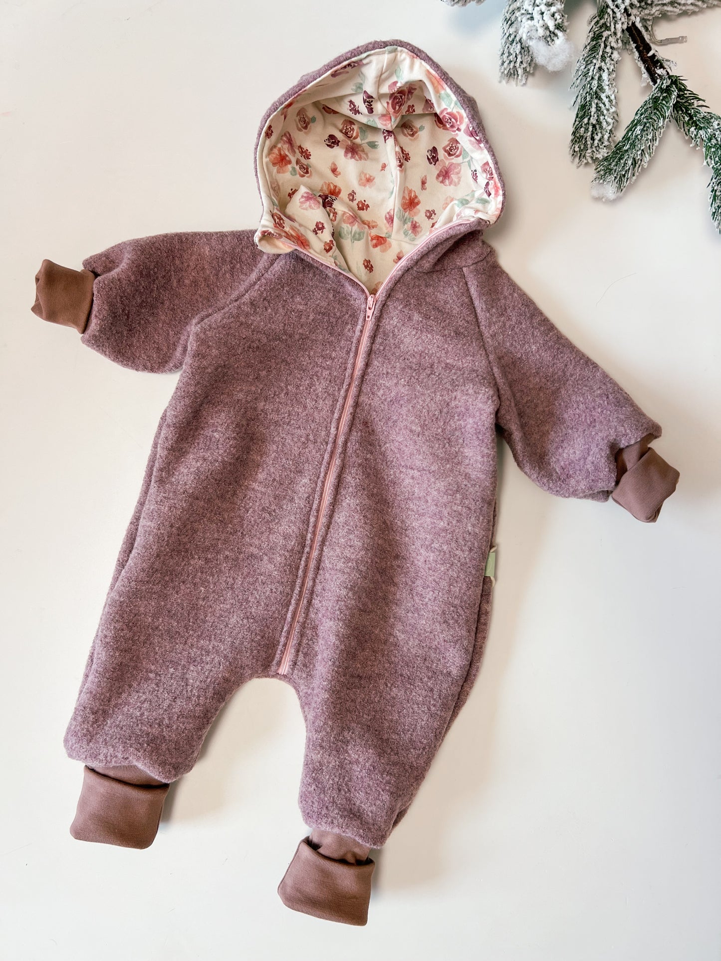 Walkoverall in Rosa Meliert mit Blumen Rosas