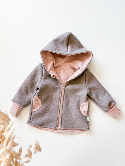 Montessori Walkjacke in grau, magnetischen Reißverschluss