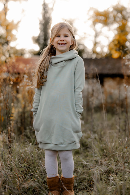 Kleid Mili mit Kapuze für Mädchen – Mint und Blumen