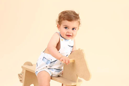 Nina Strampler in Taupe für Baby