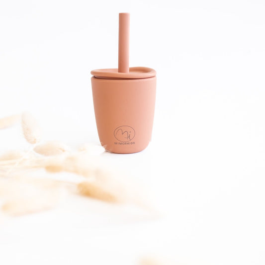 Trinkbecher mit strohhalm, rosa